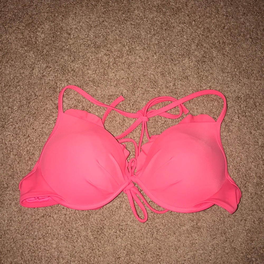 Cute swim top in great condition